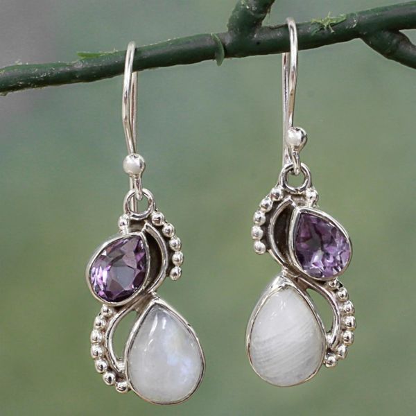 new inlaid drop pear-shaped seven color moonstone earrings european and american retro women's ear pendant metal trendy, Golden;silver
new inlaid drop pear-shaped seven color moonstone earrings european and american retro women's ear pendant metal trendy, Golden;silver
