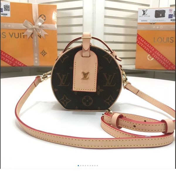 Designers Mini Boite Chape Round Leather Handbag Totes Women Messenger Bags PU Crossbody Bag Vintage Floral Ladies Shoulder Bag Leather
Designers Mini Boite Chape Round Leather Handbag Totes Women Messenger Bags PU Crossbody Bag Vintage Floral Ladies Shoulder Bag Leather