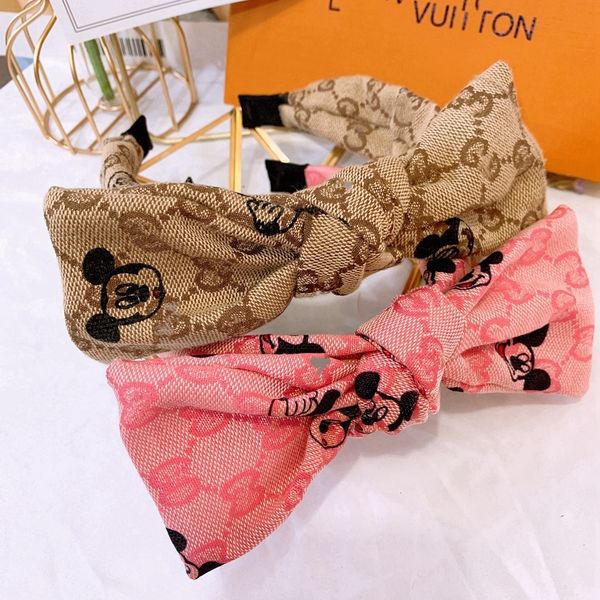 signature-f197 designers embroidered printed mouse cross hair band wide edge bow headband, Silver
signature-f197 designers embroidered printed mouse cross hair band wide edge bow headband, Silver