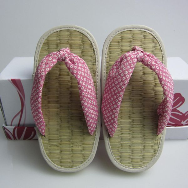 selling cloth slippers, flip-flops mat japanese children in the home slippers outdoor two used to sample customization, Black
selling cloth slippers, flip-flops mat japanese children in the home slippers outdoor two used to sample customization, Black