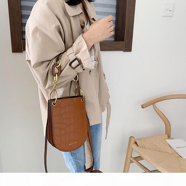 vintage alligator saddle women shoulder bags designer acrylic handle handbags luxury pu leather crossbody bag lady large purses
vintage alligator saddle women shoulder bags designer acrylic handle handbags luxury pu leather crossbody bag lady large purses
