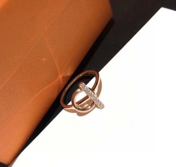 2020 american fashion style hollow-out diamond ring luxury designer jewelry women 925 silver rings, Golden;silver
2020 american fashion style hollow-out diamond ring luxury designer jewelry women 925 silver rings, Golden;silver