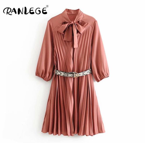 casual dresses ranlege elegant pleated pink dress bow tie collar stylish mini with snake belt 2021 ladies a line chic party, Black;gray
casual dresses ranlege elegant pleated pink dress bow tie collar stylish mini with snake belt 2021 ladies a line chic party, Black;gray