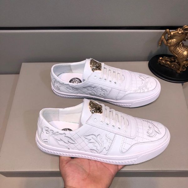 2021h limited edition trend men 's low shoes spring and summer sports shoes casual shoes ,original box packaging 38 -44, Black
2021h limited edition trend men 's low shoes spring and summer sports shoes casual shoes ,original box packaging 38 -44, Black