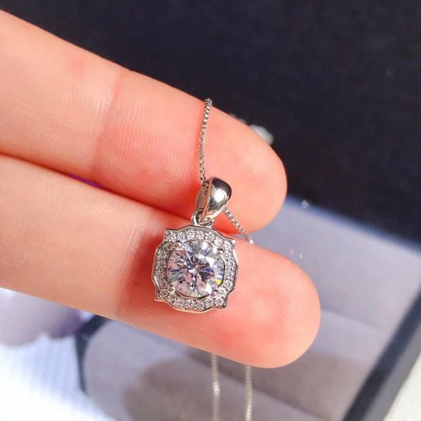 exquisite silver plated round cut zircon pendant women necklace elegant clavicle long chain cocktail party banquet women jewelry
exquisite silver plated round cut zircon pendant women necklace elegant clavicle long chain cocktail party banquet women jewelry