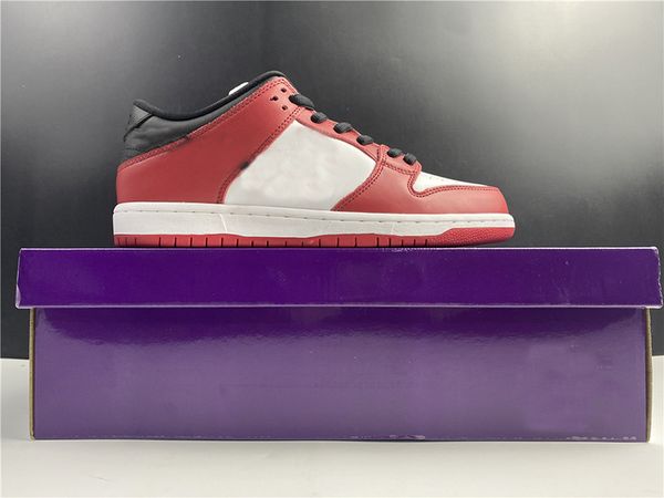with box 2021 mens and womens running shoes sneakers chicago red black white for men trainers size us5.5-12.5
with box 2021 mens and womens running shoes sneakers chicago red black white for men trainers size us5.5-12.5