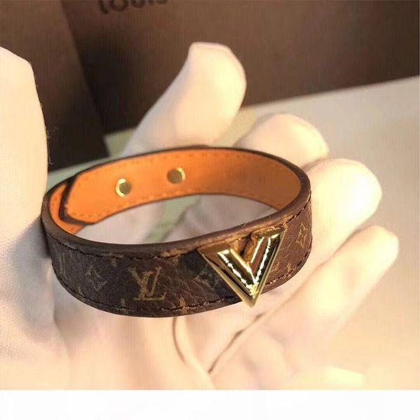 high qualtiy leather fashion classic alphabet designer jewelry luxury designer jewelry women bracelet designers bracelet with box, Black
high qualtiy leather fashion classic alphabet designer jewelry luxury designer jewelry women bracelet designers bracelet with box, Black