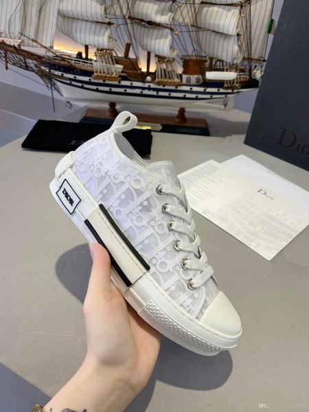 new men's and women's casual sports shoes, fashionable letter high-shoes. comfortable breathable belt box multiple colorsad, Red;white
new men's and women's casual sports shoes, fashionable letter high-shoes. comfortable breathable belt box multiple colorsad, Red;white