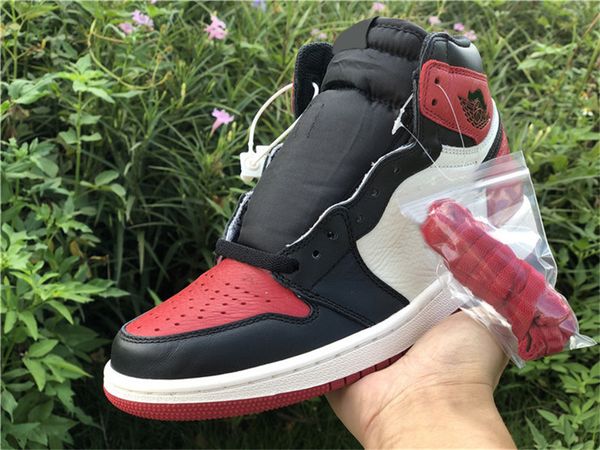 air authentic 1 high og bred toe basketball shoes men women gym red black-summit white outdoor sports sneakers with original box
air authentic 1 high og bred toe basketball shoes men women gym red black-summit white outdoor sports sneakers with original box