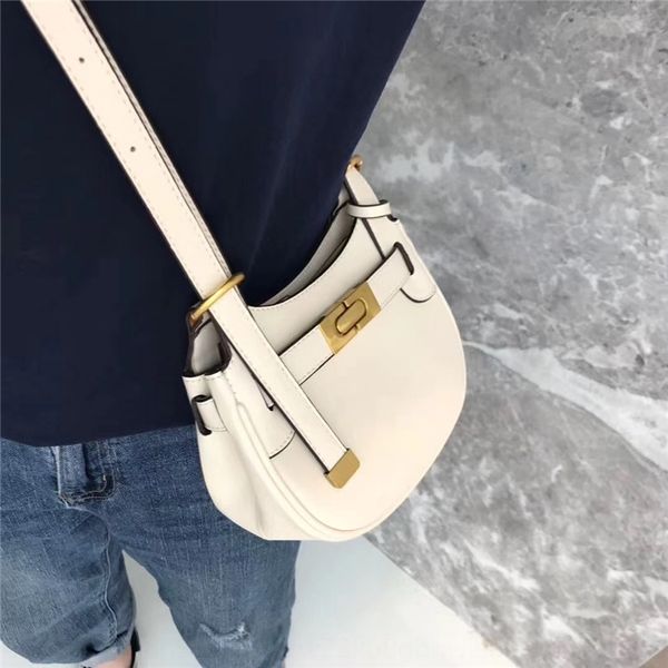 2020 весной и летом седло нового стиля простой текстура все соответствуют crossbody фа многослойного плеча полукруга женщин мешка седло мешо
2020 весной и летом седло нового стиля простой текстура все соответствуют crossbody фа многослойного плеча полукруга женщин мешка седло мешо