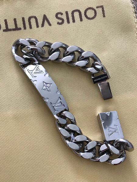 clásicos de la manera pulseras de acero de titanio hombres, pulseras personalizadas decorativas al por mayor, con cajas, Golden;silver
clásicos de la manera pulseras de acero de titanio hombres, pulseras personalizadas decorativas al por mayor, con cajas, Golden;silver