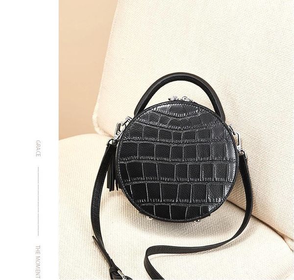 h17 nalandu fashion handbag 2020 new fashion small round bag women's slung leather crocodile pattern black handbag trend
h17 nalandu fashion handbag 2020 new fashion small round bag women's slung leather crocodile pattern black handbag trend