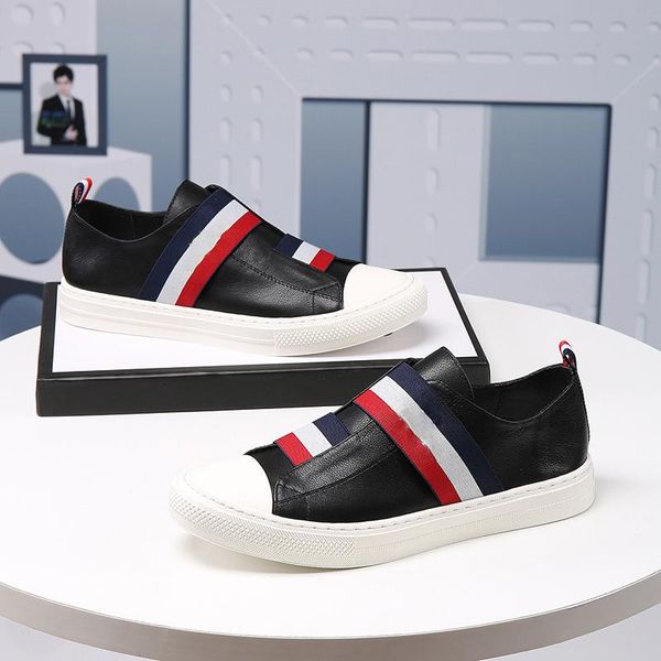 Non-slip Striped Casual Trendy Light texture Outdoor Versatile Shock absorption Breathable Men Comfortable Small white shoes Sports shoes
Non-slip Striped Casual Trendy Light texture Outdoor Versatile Shock absorption Breathable Men Comfortable Small white shoes Sports shoes