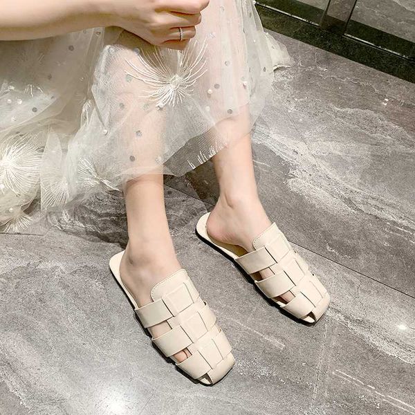 summer square head flat bottom mule shoes retro low heel sandals and slippers square heel baotou half slippers female wear z554, Black
summer square head flat bottom mule shoes retro low heel sandals and slippers square heel baotou half slippers female wear z554, Black