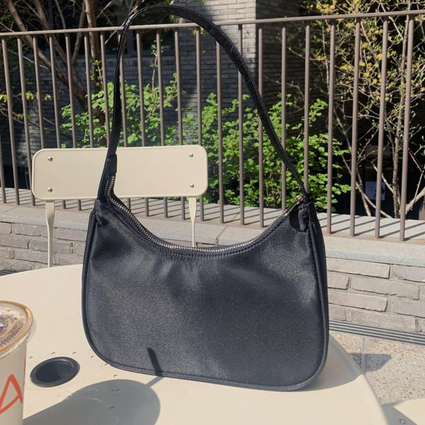 totes nylon ladies single shoulder bags fashion women hobos underarm bag clutch purse handbags all-match simple small tote female
totes nylon ladies single shoulder bags fashion women hobos underarm bag clutch purse handbags all-match simple small tote female