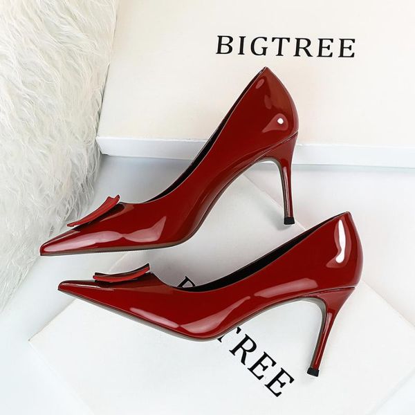 2020 new women pumps leather 8cm high heels plus size 43 short low heels office lady party wedding prom female black shoes
2020 new women pumps leather 8cm high heels plus size 43 short low heels office lady party wedding prom female black shoes