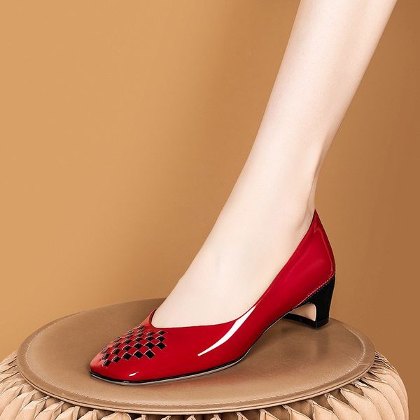 2020 autumn chunky heel square head shallow mouth four seasons single shoes red leather large size comfortable women's shoes, Black
2020 autumn chunky heel square head shallow mouth four seasons single shoes red leather large size comfortable women's shoes, Black
