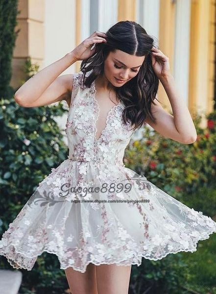 

Sexy v neck short Homecoming Dresses 2019 A-Line chic 3D floral Lace Graduation Cocktail Gowns Custom Made Cheap tulle saudi prom dresses