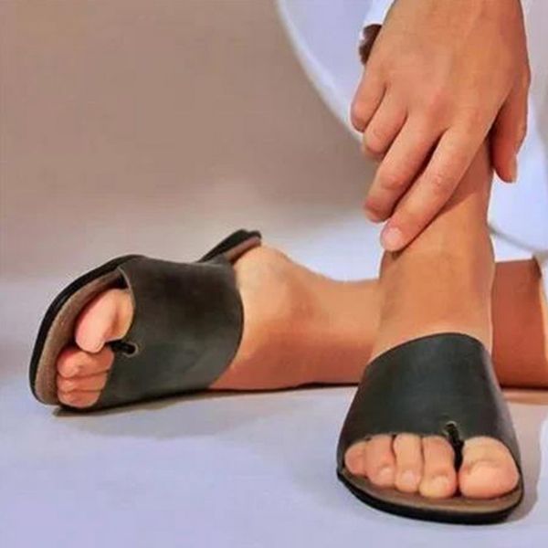 new 2020 summer shoes women soft leather slippers fashion beach flip flops women's slippers ladies solid color shoes dropship, Black 
new 2020 summer shoes women soft leather slippers fashion beach flip flops women's slippers ladies solid color shoes dropship, Black