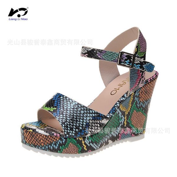 dress shoes 2021 style women's sandals summer slanted heel platform sponge cake rome snakeskin high-heeled, Black
dress shoes 2021 style women's sandals summer slanted heel platform sponge cake rome snakeskin high-heeled, Black
