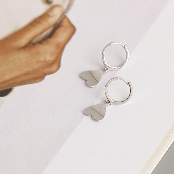 Junerain Cute Korean INS Style 925 Sterling Silver Heart Small Hoop Earrings for Women Earrings Fashion Jewelry Girls Party Earrings
Junerain Cute Korean INS Style 925 Sterling Silver Heart Small Hoop Earrings for Women Earrings Fashion Jewelry Girls Party Earrings