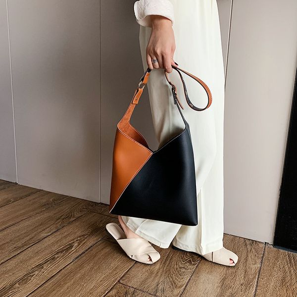 simple casual stitching mother bag western style women's bag 2020 new fashion texture shoulder
simple casual stitching mother bag western style women's bag 2020 new fashion texture shoulder