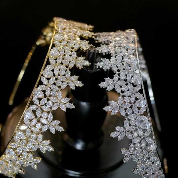 exquisito цирконий cubica oro / plata moda nupcial tocado у деликадо большой капля princesa cobre де бода, Golden;silver
exquisito цирконий cubica oro / plata moda nupcial tocado у деликадо большой капля princesa cobre де бода, Golden;silver