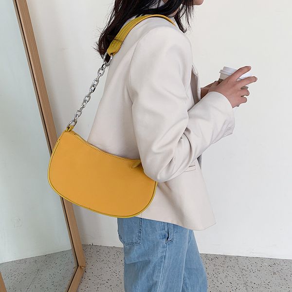 new ladies shoulder bag simple solid color saddle bags korean version of the soft leather bag
new ladies shoulder bag simple solid color saddle bags korean version of the soft leather bag