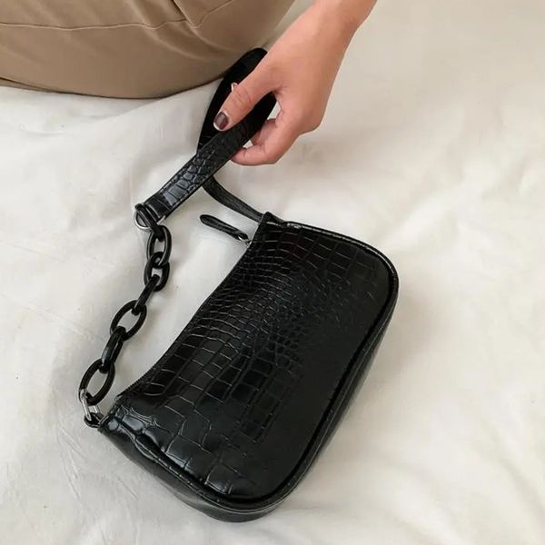 retro alligator skin pattern female small handbags short strap shoulder bags phone purse pu leather baguette bag
retro alligator skin pattern female small handbags short strap shoulder bags phone purse pu leather baguette bag
