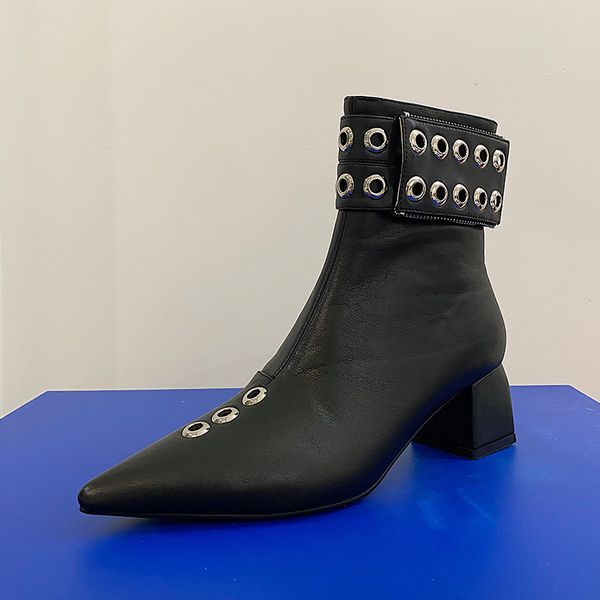 2020 unique design genuine leather ankle boots women boots pointed fashion rivet hole new winter women shoes, Black
2020 unique design genuine leather ankle boots women boots pointed fashion rivet hole new winter women shoes, Black