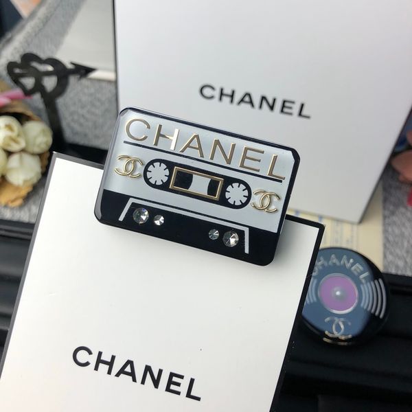 brand designer brooches stylish alloy bow brooch crystal brooch pins women clothing suits accessories letter brooches jewelry xx130, Gray
brand designer brooches stylish alloy bow brooch crystal brooch pins women clothing suits accessories letter brooches jewelry xx130, Gray