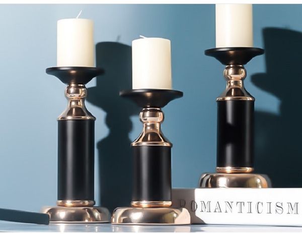 2020 european style light luxury candlestick antique ironwork metal candlestick ornaments romantic candlelight dinner candle holders
2020 european style light luxury candlestick antique ironwork metal candlestick ornaments romantic candlelight dinner candle holders