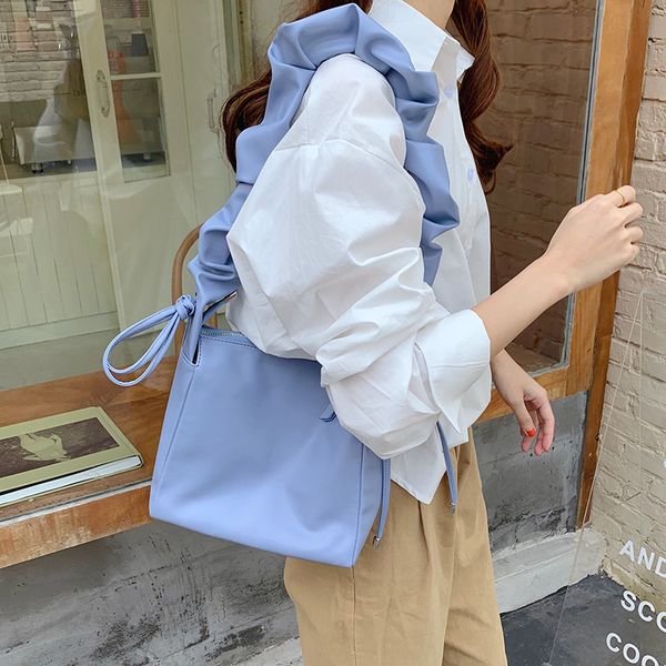 thick shoulder strap drawstring soft leather large-capacity fold bag female 2020 new wild big bag shoulder messenger
thick shoulder strap drawstring soft leather large-capacity fold bag female 2020 new wild big bag shoulder messenger