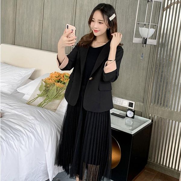 women's tracksuits 2021 spring women casual dress suits female elegant blazer office lady jacket and pleated mesh plus size 2 peice set, Gray
women's tracksuits 2021 spring women casual dress suits female elegant blazer office lady jacket and pleated mesh plus size 2 peice set, Gray