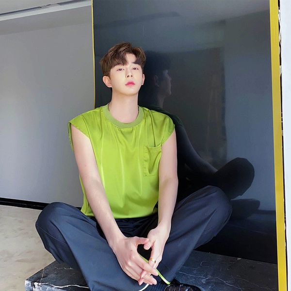 men' tank summer 2021 youth solid color satin simple sleeveless vest fashion casual round neck pullover m-xl, White;black
men' tank summer 2021 youth solid color satin simple sleeveless vest fashion casual round neck pullover m-xl, White;black