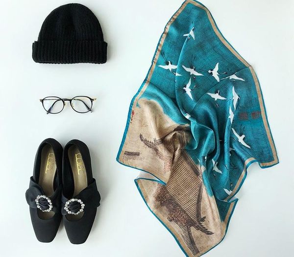 Fashion Women Scarf 100% Real Silk Scarves For Ladies Foulard 2020 Shawls And Wraps Soft Bandana Hijab Poncho 53*53cm
Fashion Women Scarf 100% Real Silk Scarves For Ladies Foulard 2020 Shawls And Wraps Soft Bandana Hijab Poncho 53*53cm