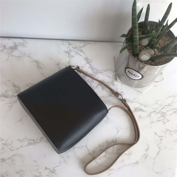 женщины ins твердая малого мешок девушка crossbody сумка для женщин 2020 сумки женской руки сумка хита цвет повседневных закрылков плечо пак
женщины ins твердая малого мешок девушка crossbody сумка для женщин 2020 сумки женской руки сумка хита цвет повседневных закрылков плечо пак
