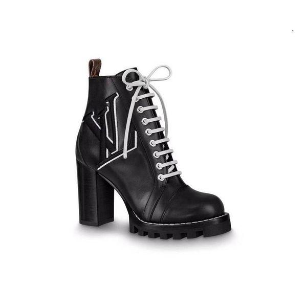 quality letter high heel short boots black skin leather fashion woman embroidery boots with box korean style
quality letter high heel short boots black skin leather fashion woman embroidery boots with box korean style