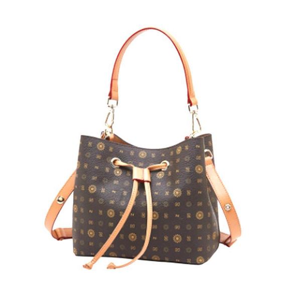 H95 Nalandu Fashion presbyopia handbag Messenger bag 2020 new classic retro bucket bag shoulder drawstring handbag women
H95 Nalandu Fashion presbyopia handbag Messenger bag 2020 new classic retro bucket bag shoulder drawstring handbag women