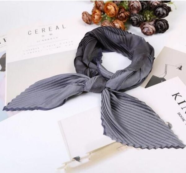 2020 new korean pleated retro strip chic cravat female chiffon cravat, Blue;purple
2020 new korean pleated retro strip chic cravat female chiffon cravat, Blue;purple