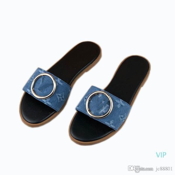 2020 new fashion luxury designer red yellow blue leather indoor and outdoor ladies slippers size 35-41 with box, Black
2020 new fashion luxury designer red yellow blue leather indoor and outdoor ladies slippers size 35-41 with box, Black