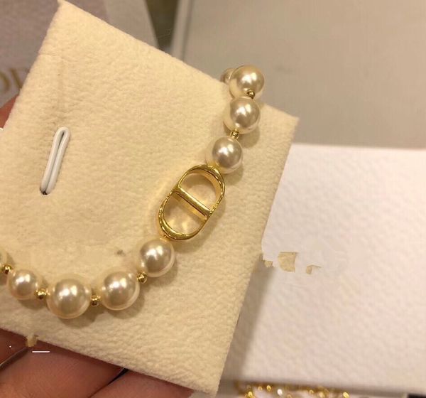сплетенный braceletd буквы cd pearl рука женская мода все соответствует высокой версии, Golden;silver
сплетенный braceletd буквы cd pearl рука женская мода все соответствует высокой версии, Golden;silver