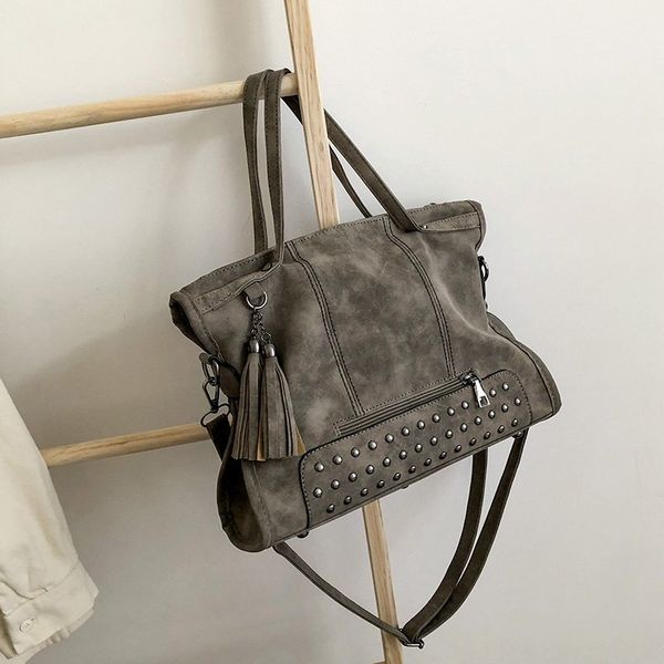 large capacity bags for women 2020 shoulder bag retro pu leather motorcycle crossbody bag ladies casual rivet tassel handbags
large capacity bags for women 2020 shoulder bag retro pu leather motorcycle crossbody bag ladies casual rivet tassel handbags