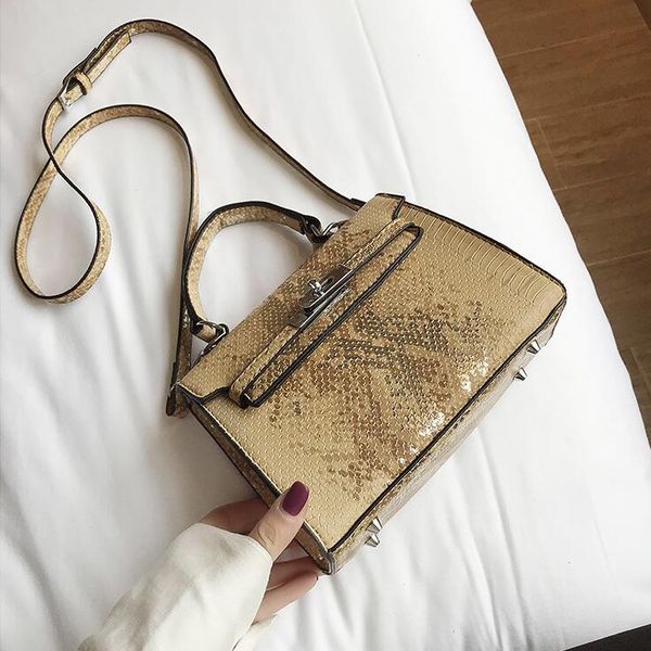 factory women handbag crocodile pattern handbag street trend contrast leather shoulder bag personality crocodile leather messenger bag
factory women handbag crocodile pattern handbag street trend contrast leather shoulder bag personality crocodile leather messenger bag