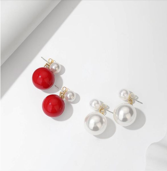 2020 new style faux pearl earrings come in two colors of european and american style, red and white 036, Golden;silver
2020 new style faux pearl earrings come in two colors of european and american style, red and white 036, Golden;silver