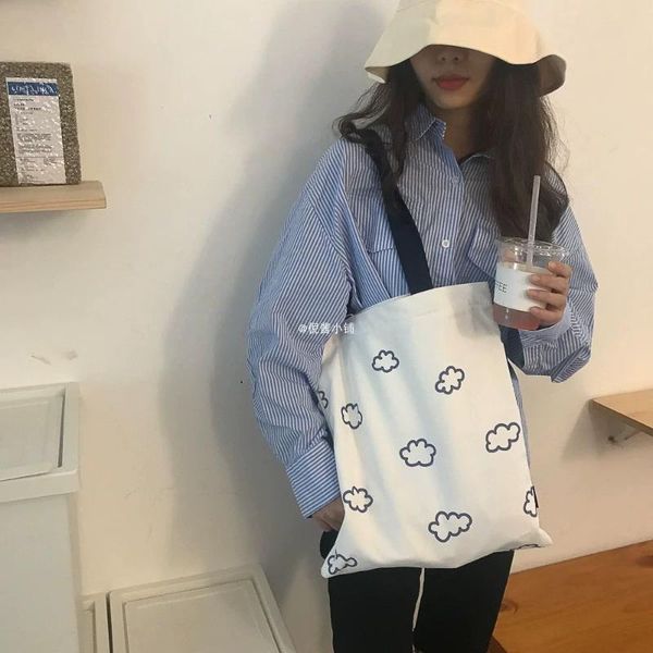 мода холст женщины большого плечевой crossbody сумка cartoon clouds женская складные покупки сумка девушка студент вскользь tote
мода холст женщины большого плечевой crossbody сумка cartoon clouds женская складные покупки сумка девушка студент вскользь tote