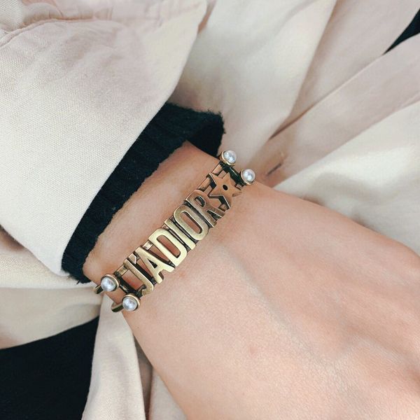 copper retro letters bracelets bangles women men design style opening bracelet jewelry accessories with box 
copper retro letters bracelets bangles women men design style opening bracelet jewelry accessories with box