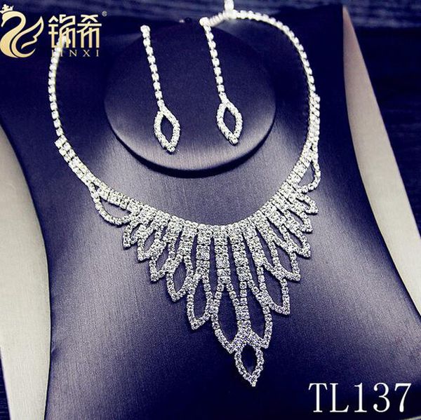 selling and most fashionable bridal wedding dress rhinestone inlaid earrings and necklace two-piece set dinner party shiny accessories, White
selling and most fashionable bridal wedding dress rhinestone inlaid earrings and necklace two-piece set dinner party shiny accessories, White