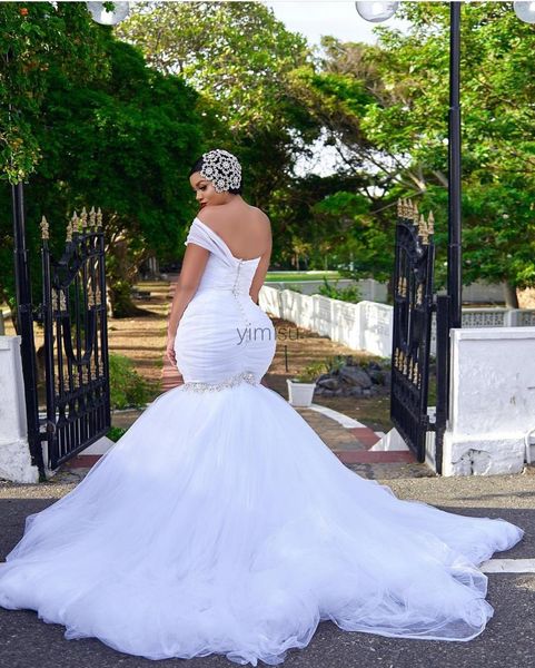 Plus Size White Mermaid Wedding Dresses One Shoulder Sweep Train Draped Crystal Beads African Garden Country Bridal Gowns vestidos de novia
Plus Size White Mermaid Wedding Dresses One Shoulder Sweep Train Draped Crystal Beads African Garden Country Bridal Gowns vestidos de novia