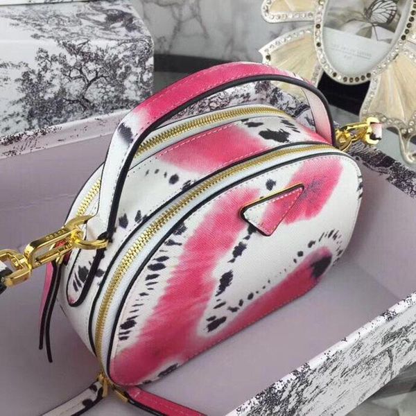 designer-luxury handbags purses women genuine leather fashion versatile painted handbag atmospheric classic shoulder bag tote bag
designer-luxury handbags purses women genuine leather fashion versatile painted handbag atmospheric classic shoulder bag tote bag